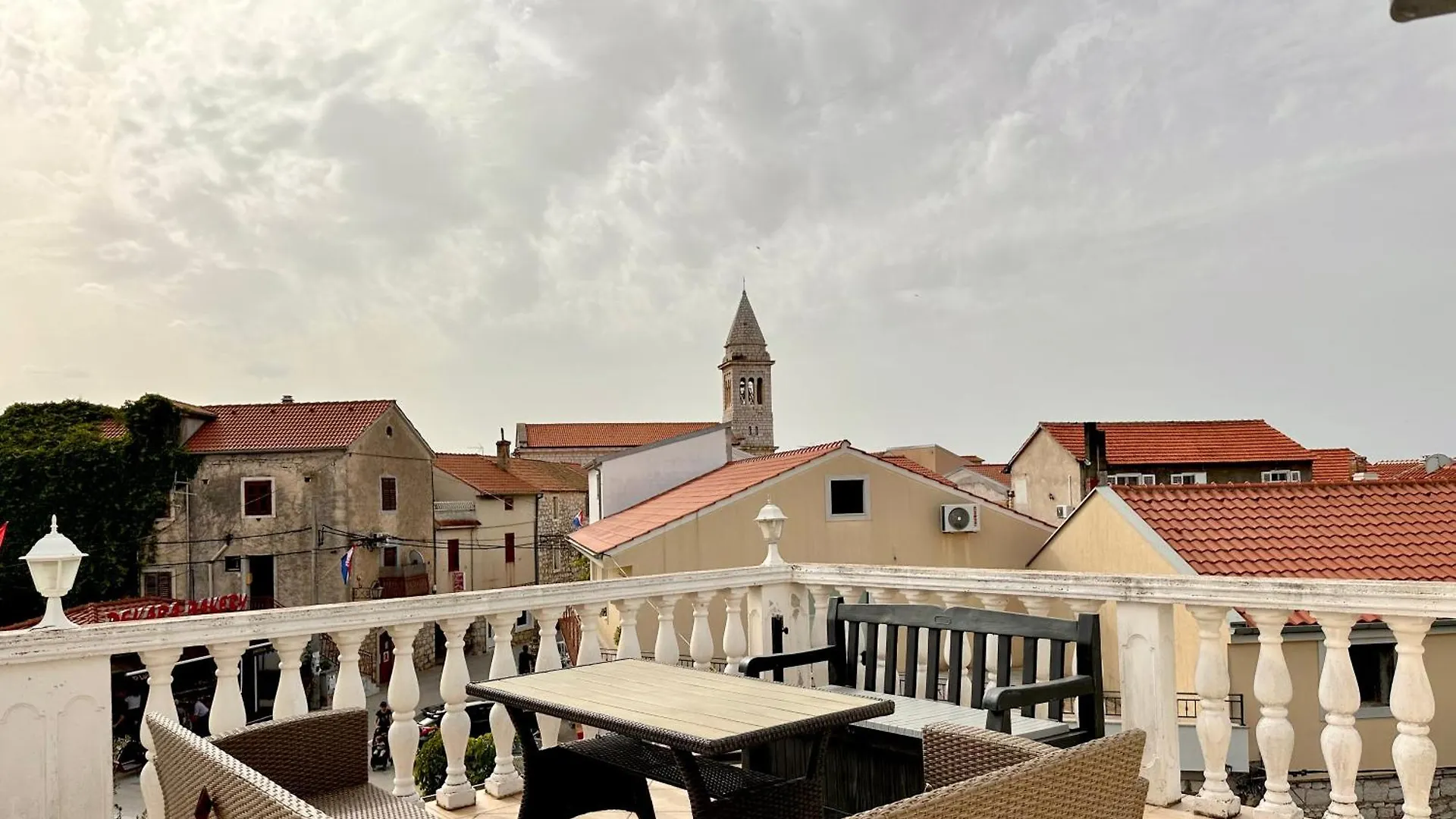 Apartmani Tri Ferala - Pakostane