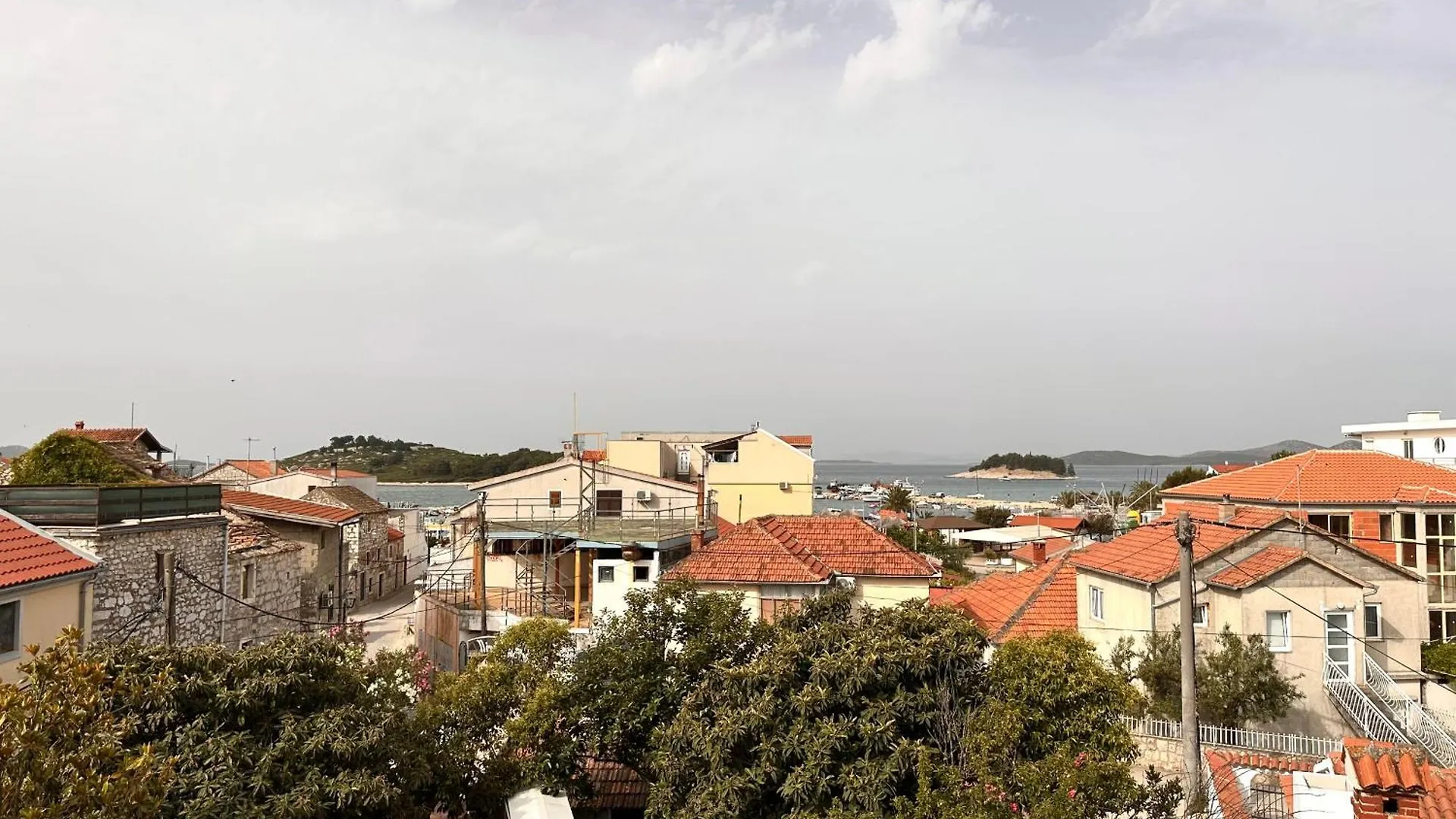 Apartmani Tri Ferala - Pakostane Croatia