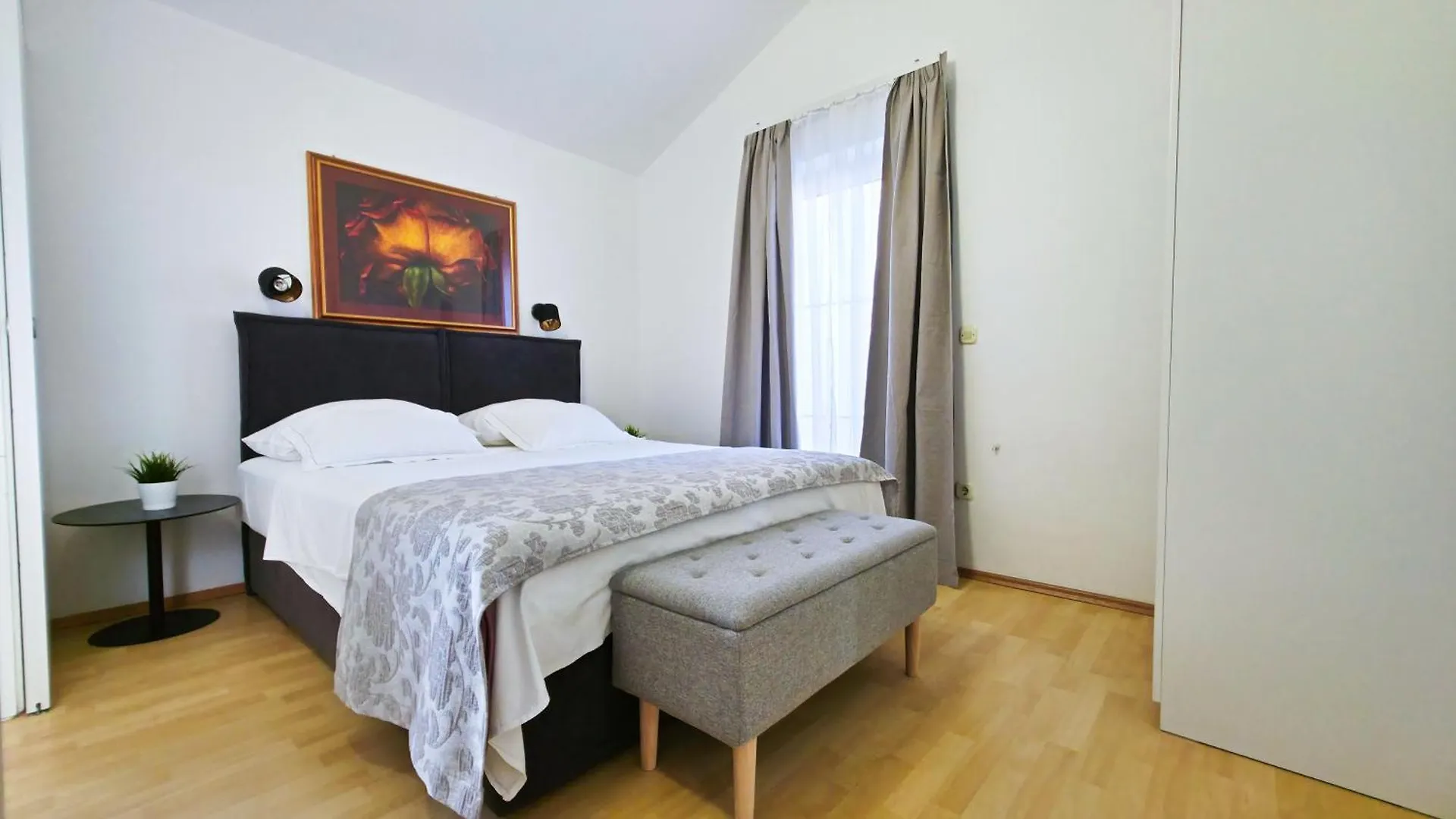 Apartmani Tri Ferala - Pakostane