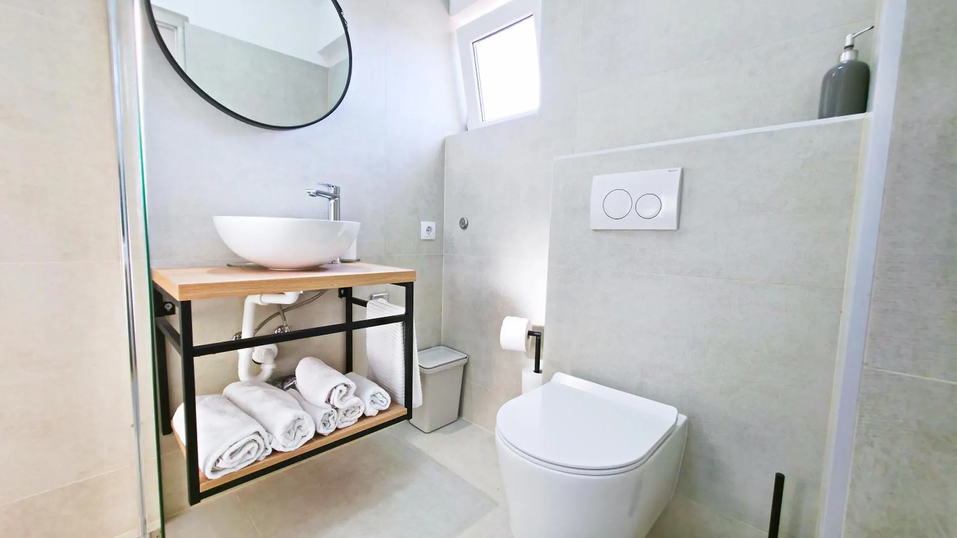 Apartmani Tri Ferala - Pakostane