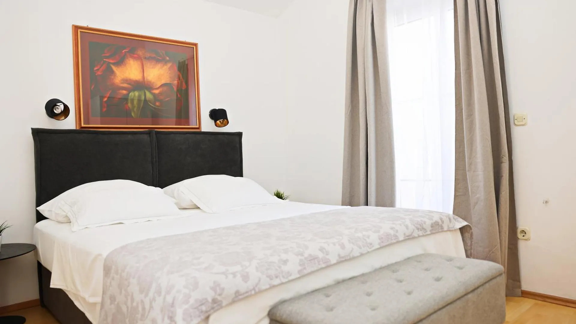 Apartmani Tri Ferala - Pakostane