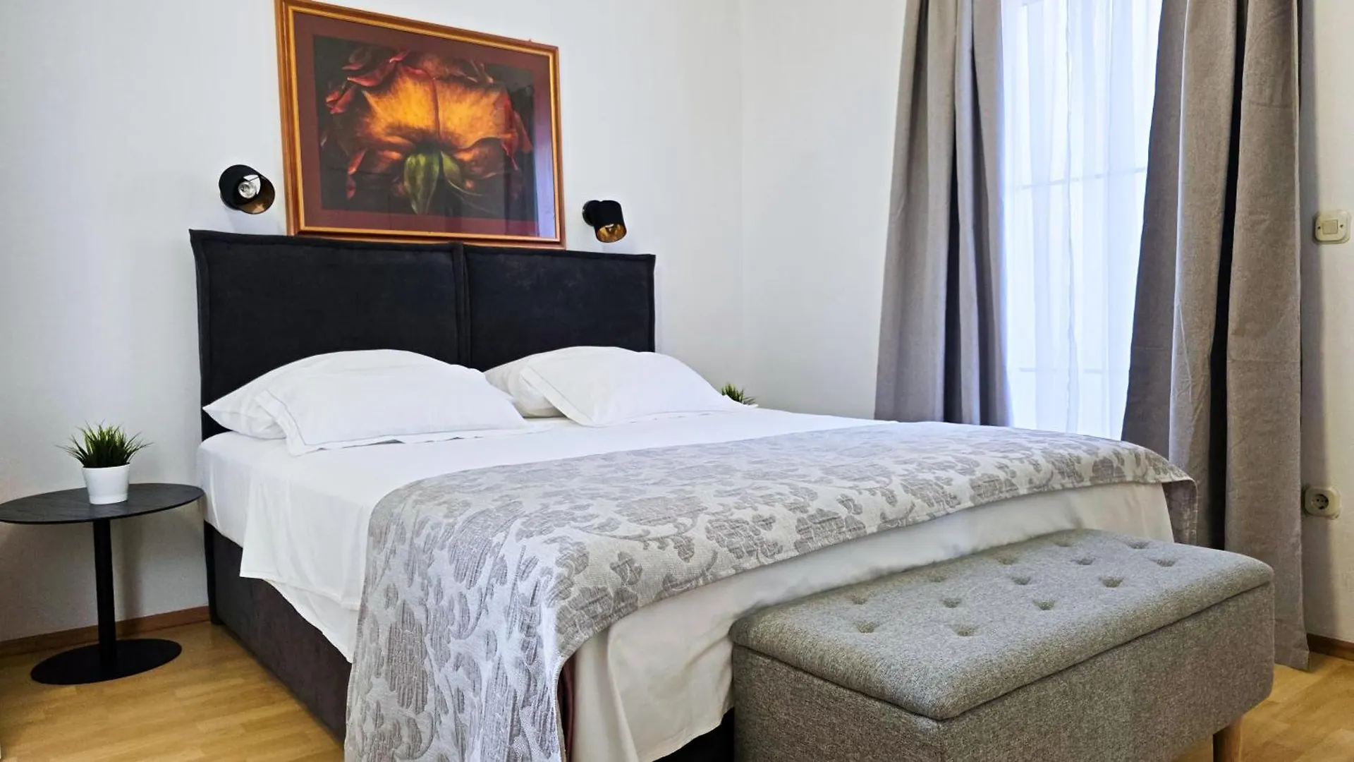 Apartmani Tri Ferala - Pakostane