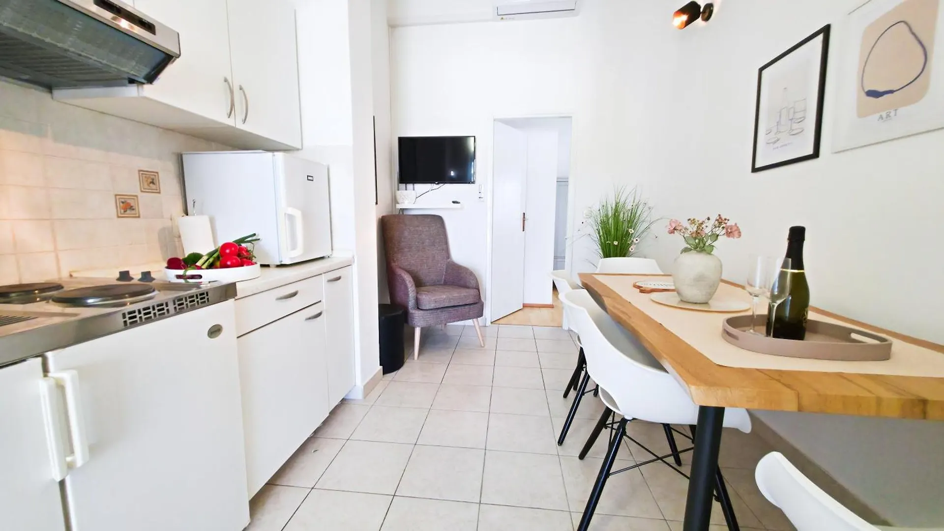 Apartmani Tri Ferala - Pakostane Croatia