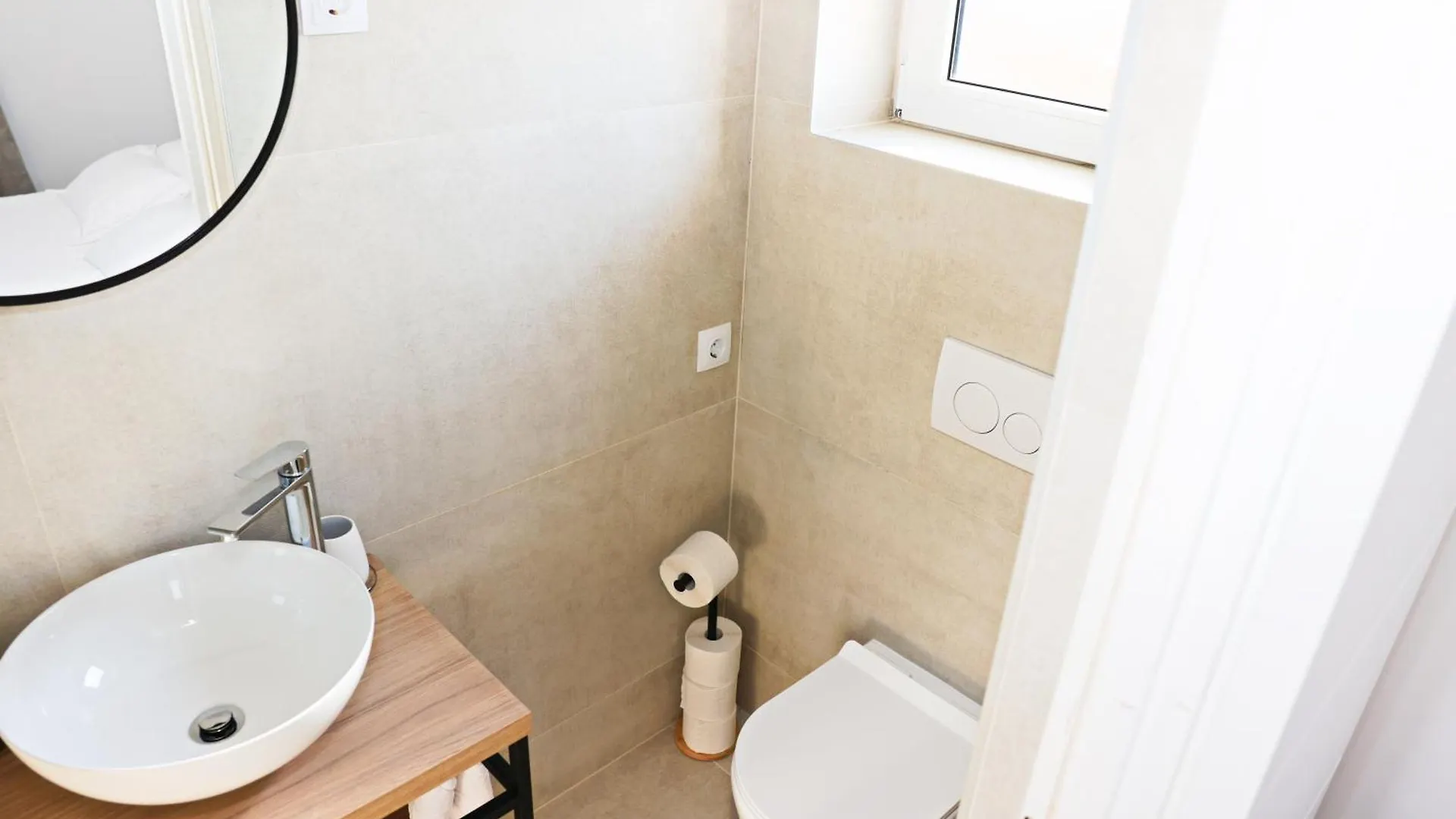 Apartmani Tri Ferala - Pakostane 0*,  Croatia
