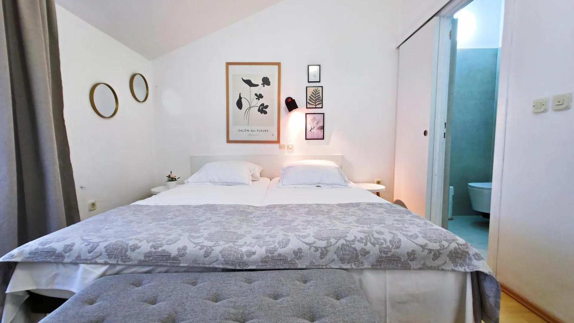 Apartmani Tri Ferala - Pakostane