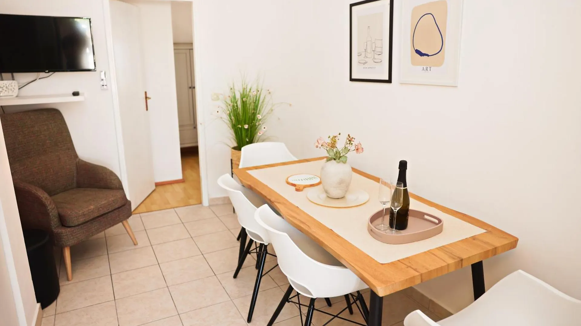 Apartmani Tri Ferala - Pakostane Croatia