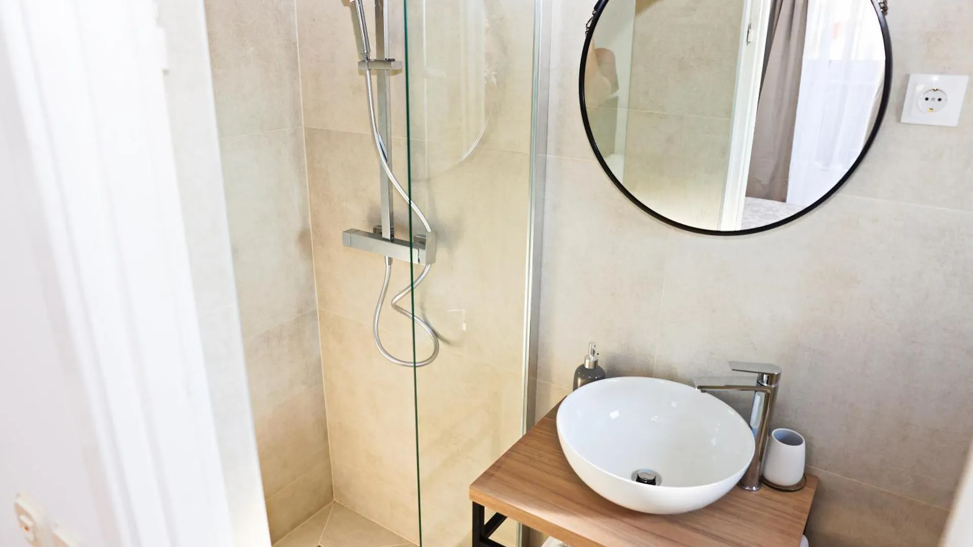 Apartmani Tri Ferala - Pakostane Croatia