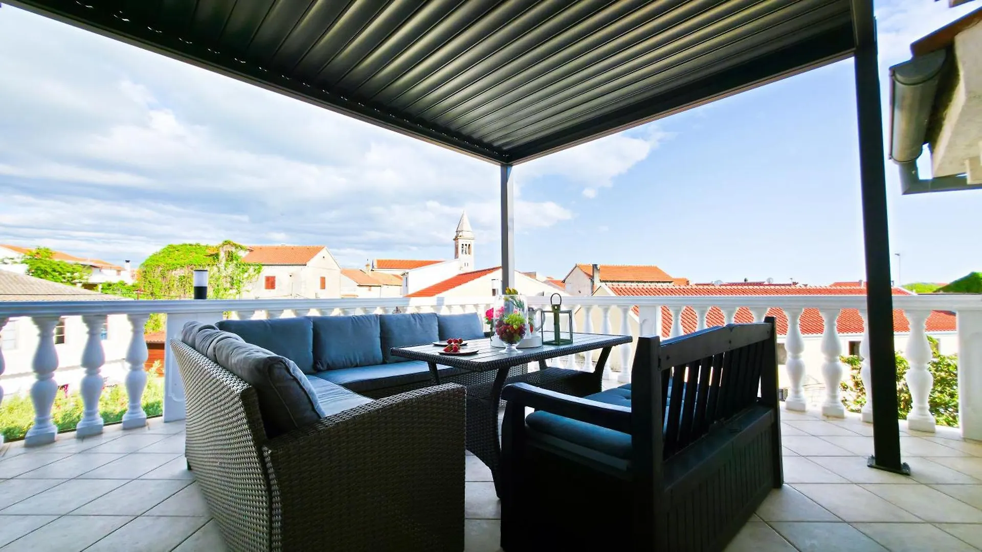 Apartmani Tri Ferala - Pakostane 0*,  Croatia