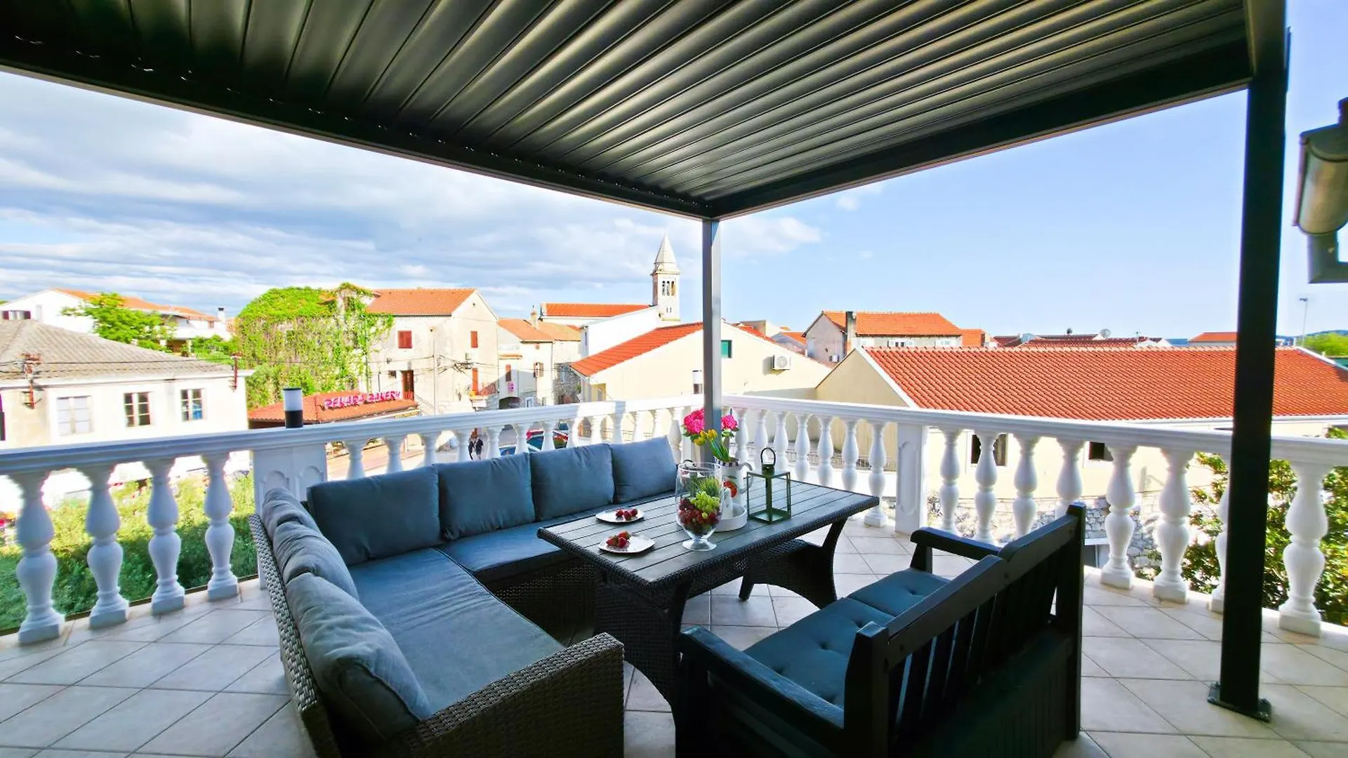 Apartmani Tri Ferala - Pakostane