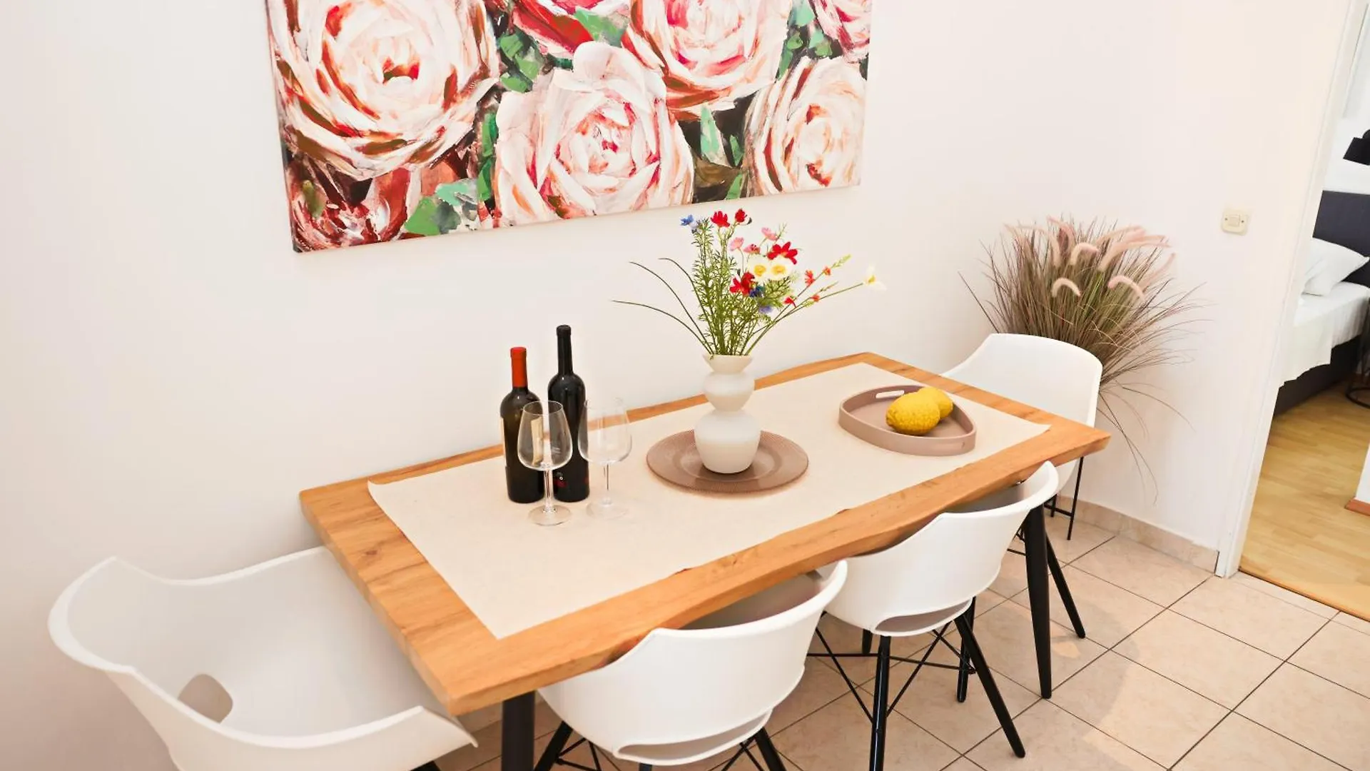 Apartmani Tri Ferala - Pakostane 0*,